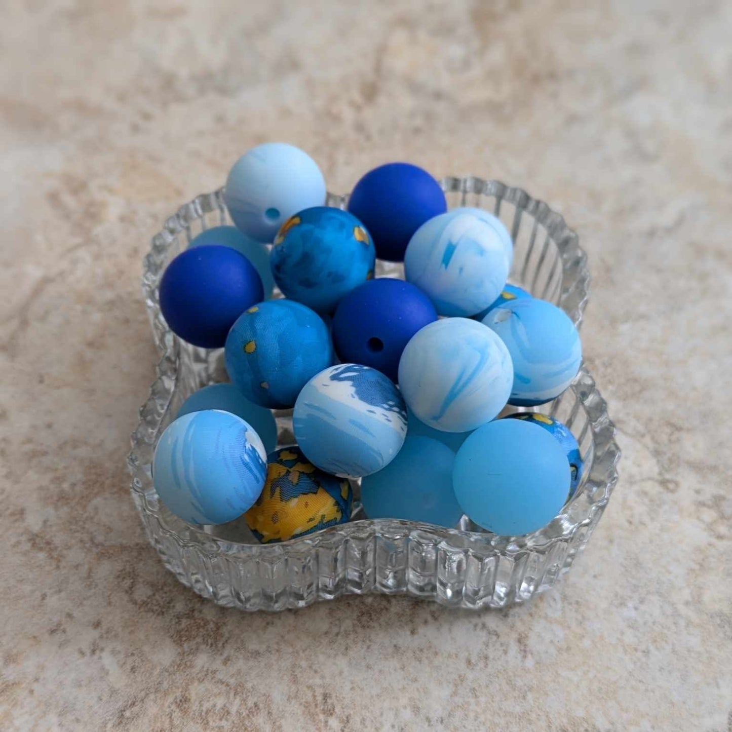 15mm Silicone Bead Set - 25 pcs - Ocean Blues and Flecks of Gold