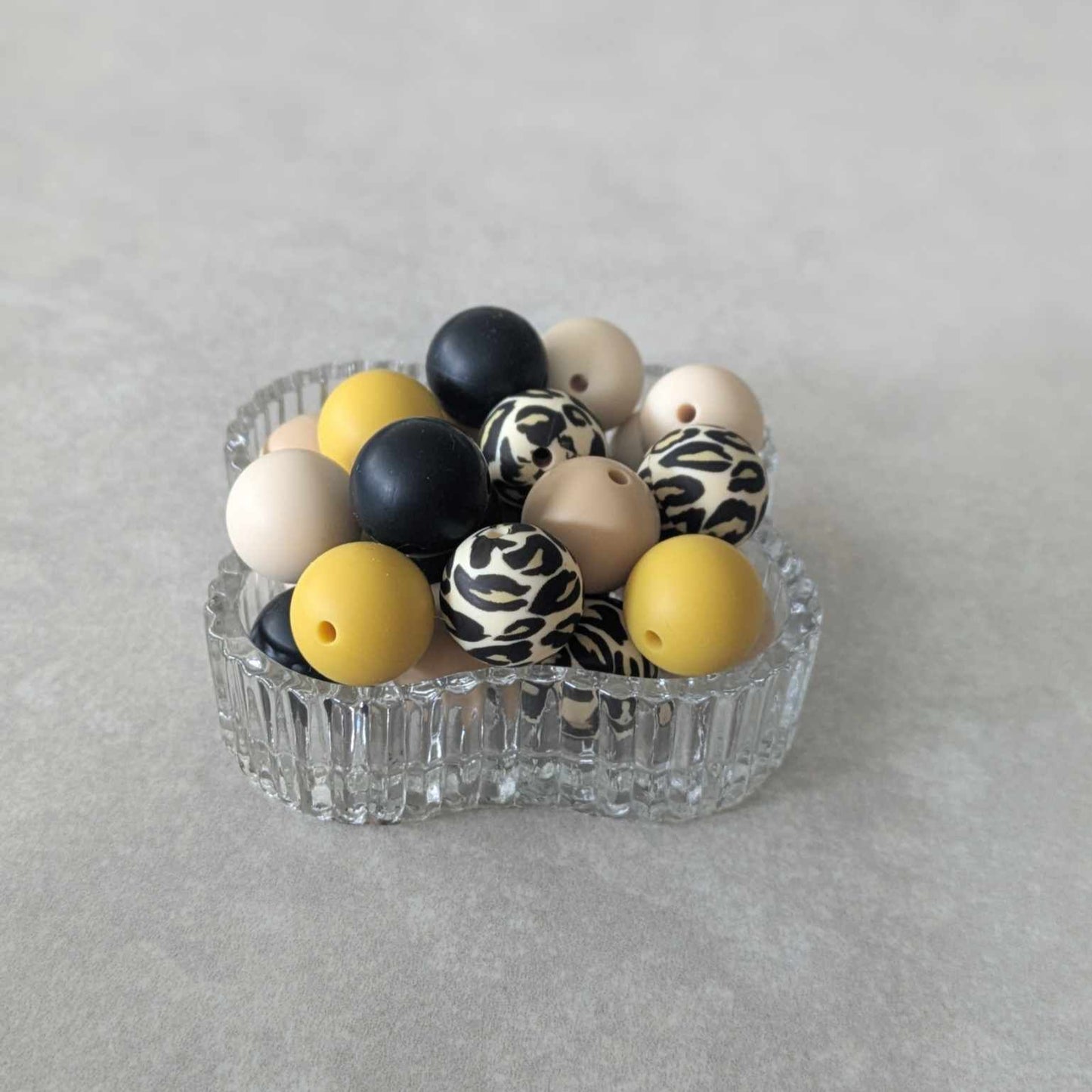 15 mm - silicone bead set - 25 pcs - Cheetah, Mustard, Black, Navajo White, Oatmeal