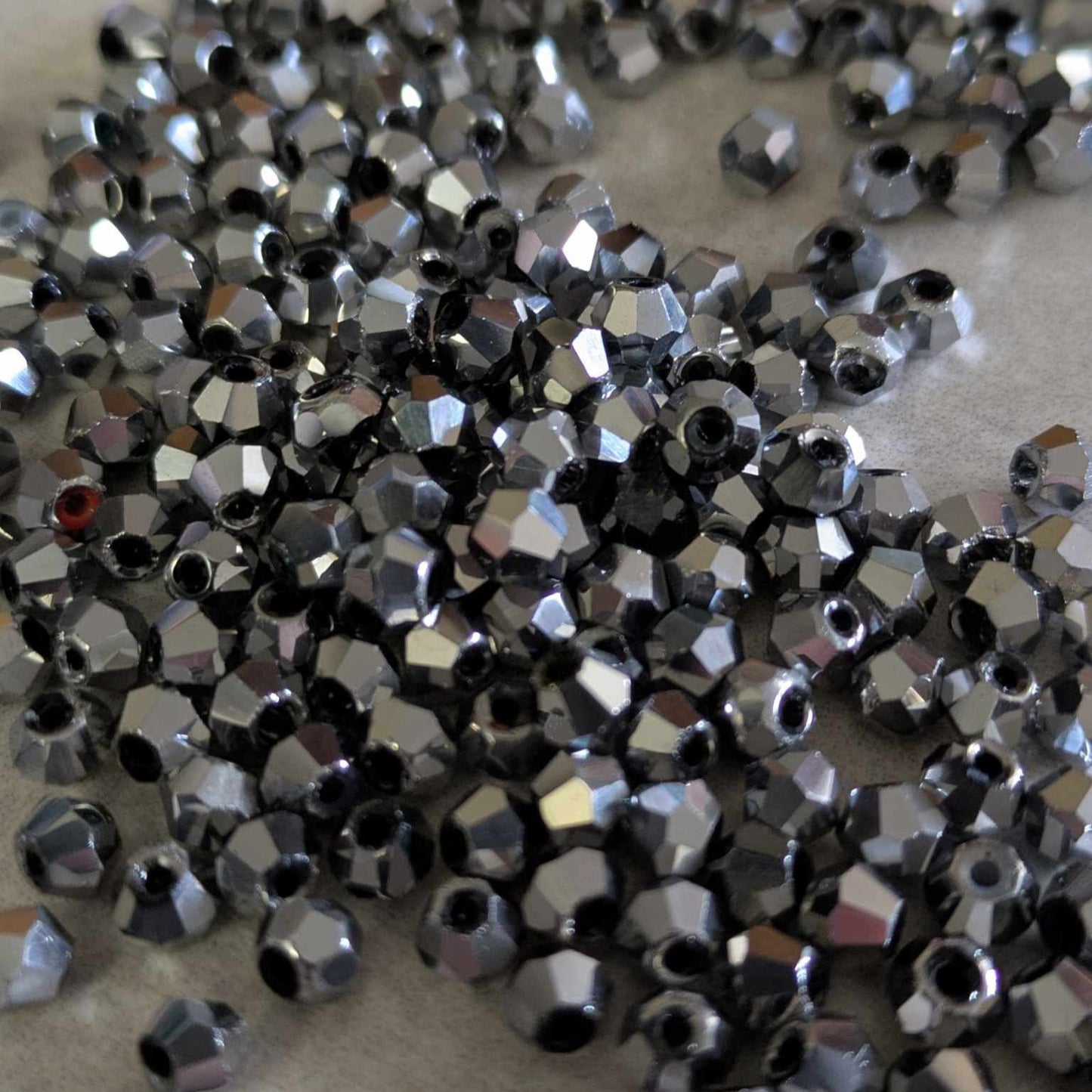 4mm Bicone Beads - White K - 300 pcs