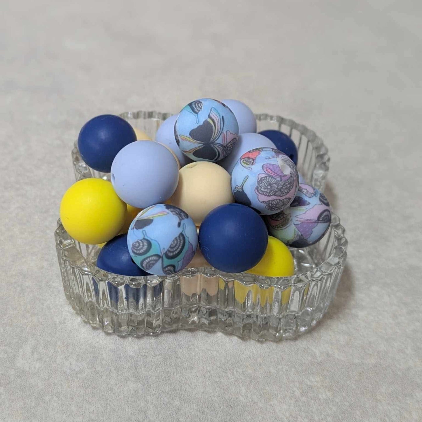 15 mm - silicone bead set - 25 pcs - Butterfly Print, Blues, Yellow, Navajo White